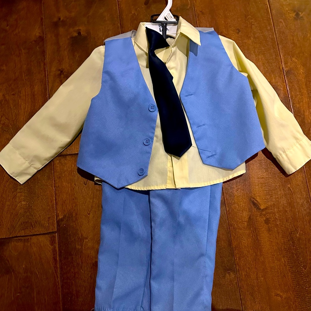 2T suit only worn once